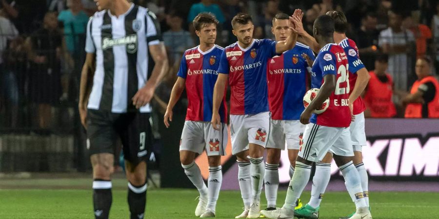 Der FC Basel kämpft in Griechenland unglücklich.