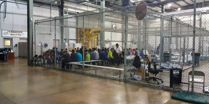 Diese Fotos von Migranten haben die Welt schockiert. Trump Migration