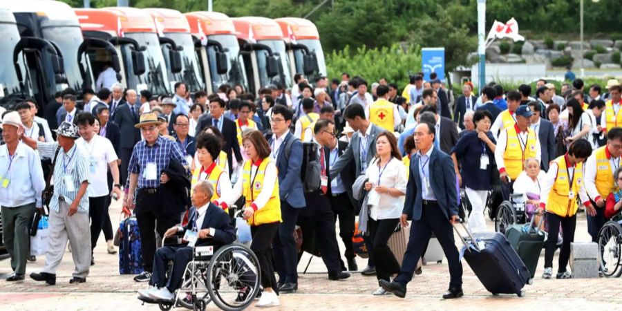 Südkoreaner sind auf dem Weg nach Nordkorea.