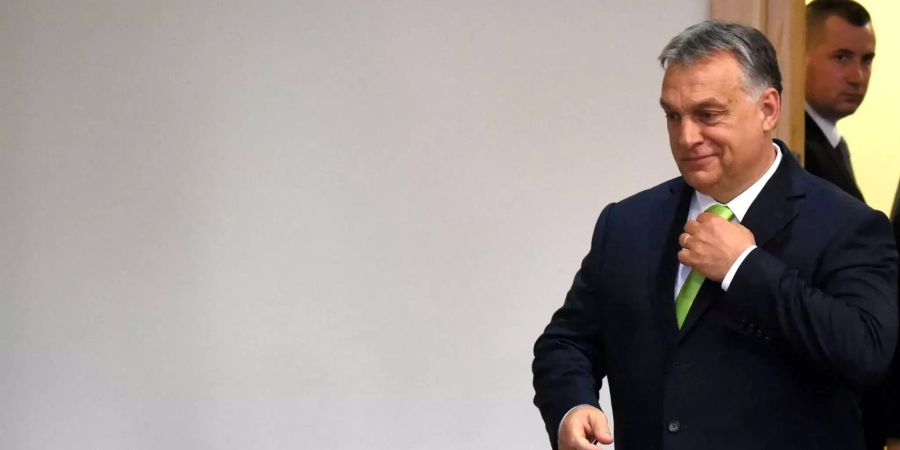 Montenegros Milo Djukanovic steht unter Beschuss der Serbisch-Orthodoxen Kirche.