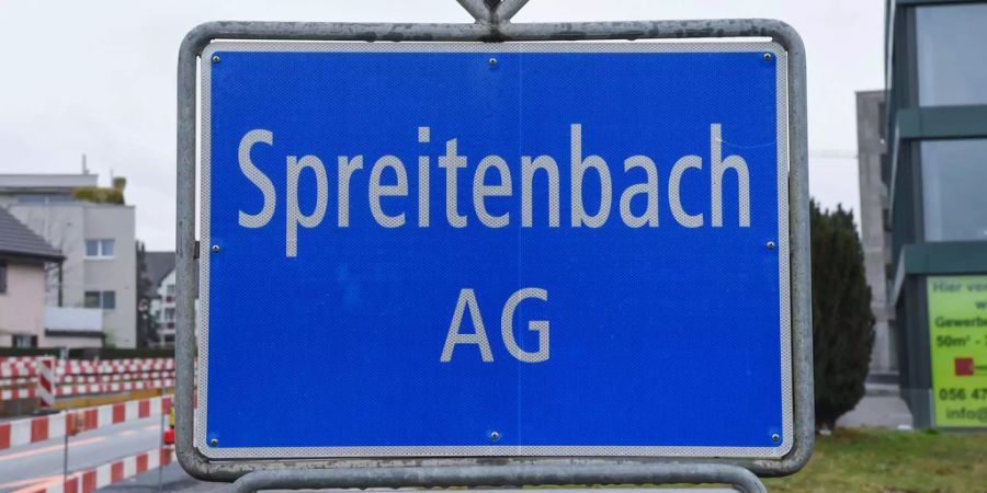 Die Ortstafel von Spreitenbach AG.