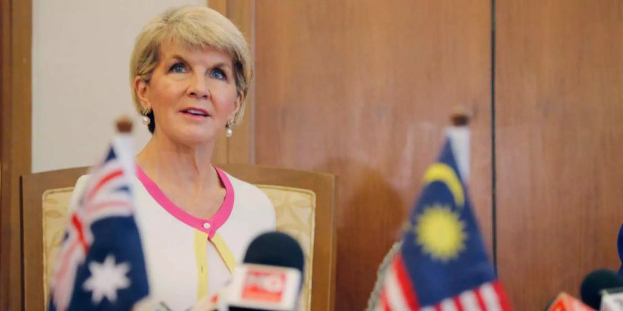 Die australische Aussenministerin Julie Bishop beantwortet während einer Pressekonferenz in Malaysia Fragen.