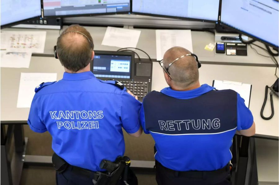 Kantonspolizei und Rettungsdienst in Kommandozentral