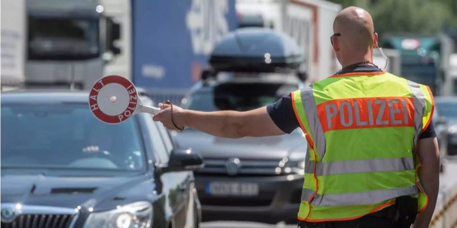 Die bayerische Grenzpolizei beginnt morgen ihre Arbeit an der Grenze zu Österreich.