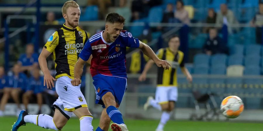 Ricky van Wolfswinkel schiesst gegen Vitesse Arnheim in der Europa League Qualifikation in der letzten Minute den Siegestreffer.