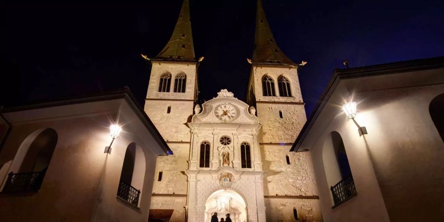 Verschiedene Objekte wurden neu beleuchtet, darunter die Hofkirche.