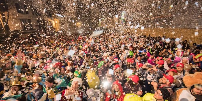 Urknall an der Luzerner Fasnacht. luzerner fasnacht