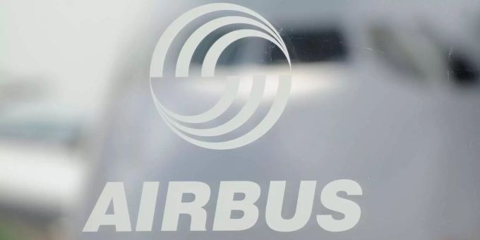Der Flugzeugbauer Airbus treibt seine Bemühungen für umweltfreundlicheres Fliegen mit mehreren Partnern voran. airbus