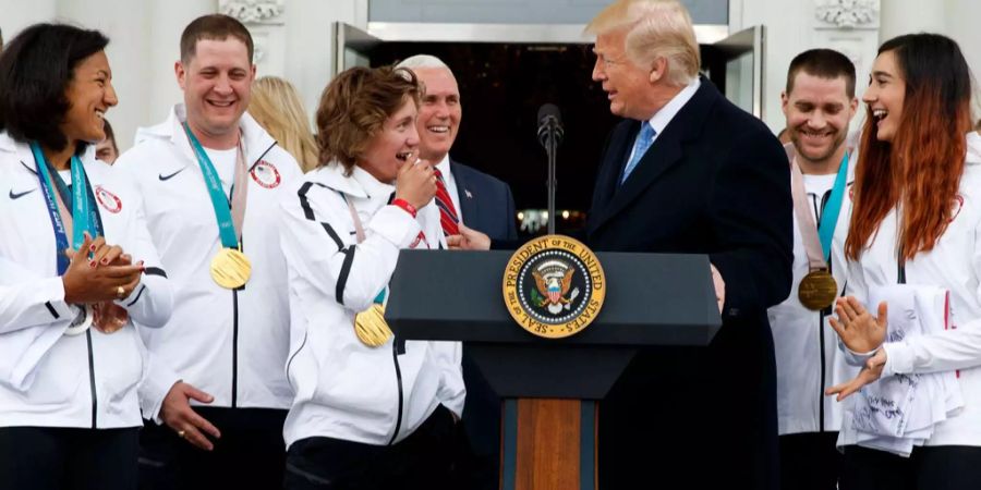 US-Präsident Trump bei der Zeremonie - einige Athleten blieben aus Protest jedoch abwesend