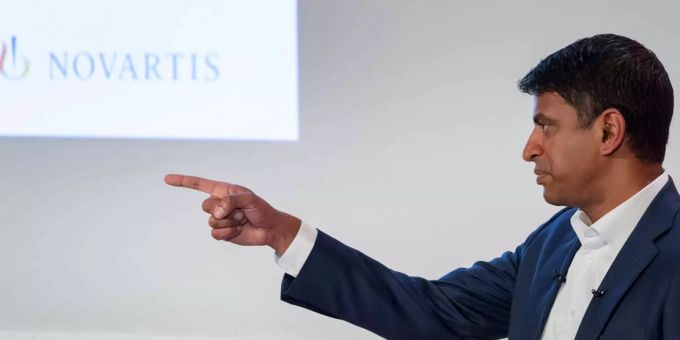 Novartis-CEO Vasant Narasimhan will den Impfstoff nicht selber entwickeln. Bei der Herstellung bieten sich jedoch lukrative Möglichkeiten zum Mitspielen. Vasant Narasimhan