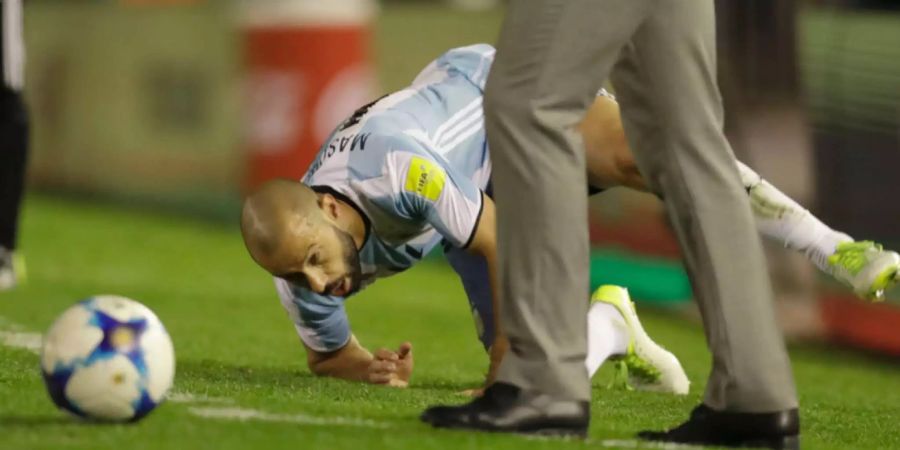 Die Argentinier (hier Javier Mascherano) müssen sich nach vier Spielen ohne Sieg zuerst einmal wieder aufrappeln.