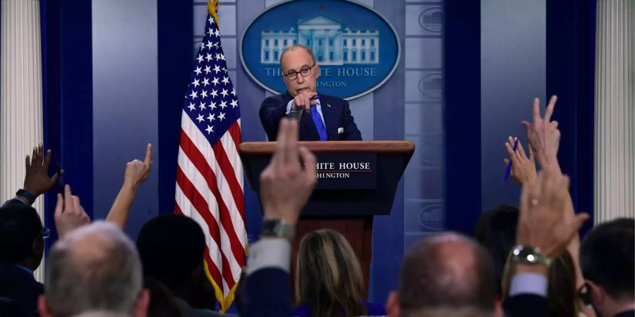 Larry Kudlow, Wirtschaftsberater im Weissen Haus, hält ein Pressebriefing.