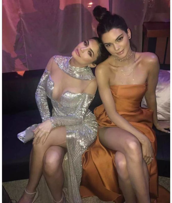 Die beiden Schwestern Kendall und Kylie Jenner. Kylie Jenner
