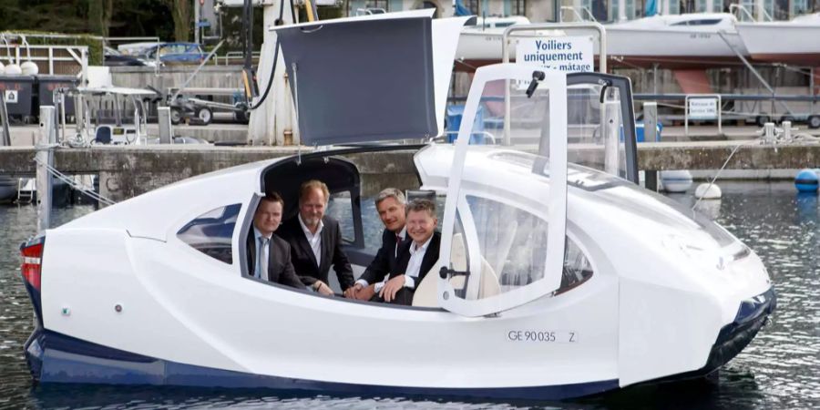 Das elektrische Wassertaxi kann bis zu vier Passagiere transportieren.