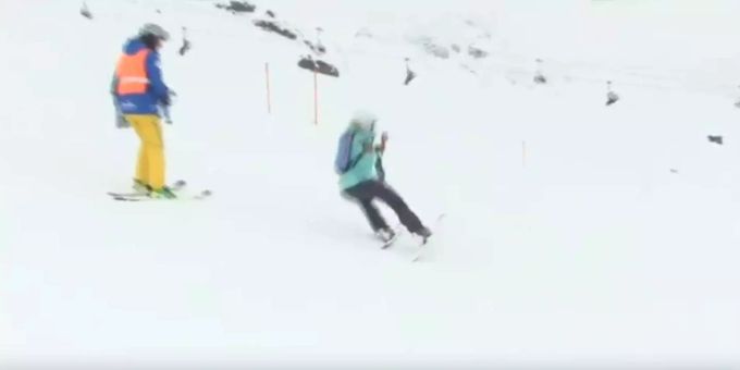 Blinden-Skischule in Arosa GR - So schlägt sich unsere Reporterin