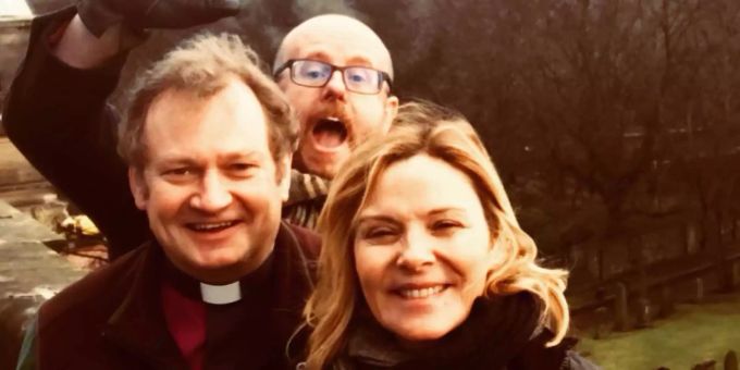 «Sex and the City»-Star - Kim Cattrall lächelt an Beerdigung ihres Bruders (†55)