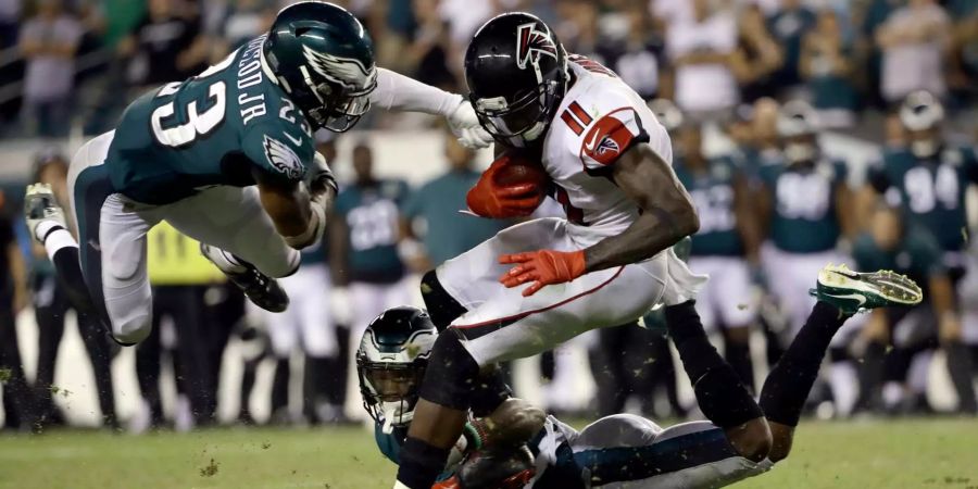 Für viele Experten zählen die Atlanta Falcons zu den Favoriten auf den Super Bowl. Doch gegen Titelverteidiger Philadelphia kam einmal mehr ihre grösste Schwäche zum Vorschein: Atlantas Offensive scheitert jeweils in den letzten 20 Yards an sich selbst. So reicht es gegen die Eagles nur zu mageren 12 Punkten.