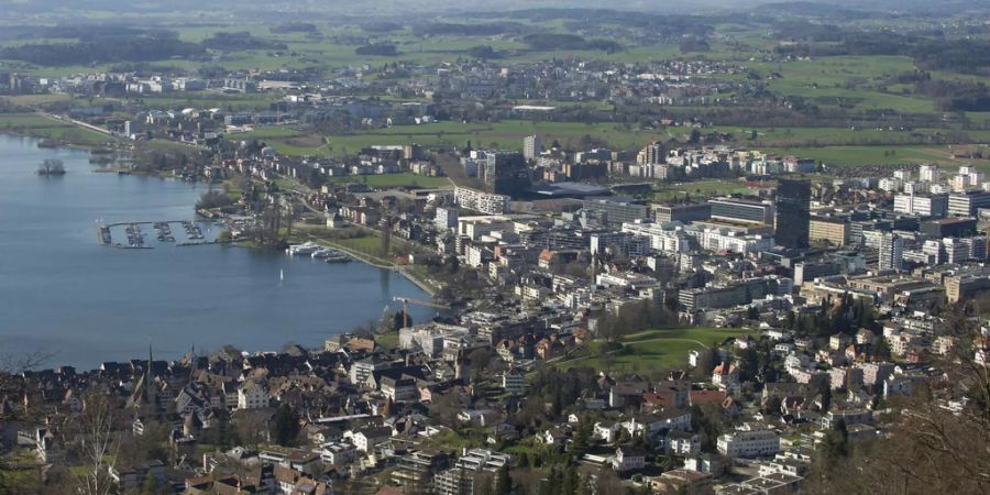 Blick auf die Stadt Zug im Mai 2015 - Keystone