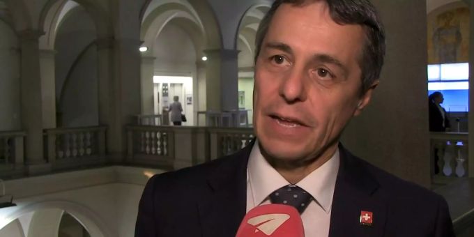 Bundesrat Ignazio Cassis gab zu, dass er Bundesrat Corona-müde sei. Die Krise sei aber noch nicht ausgestanden. (Archivbild) cassis