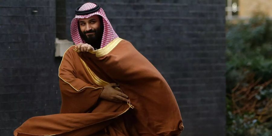 Der saudische Kronprinz Mohammed bin Salman kommt zu einem Treffen mit der britischen Premierministerin.