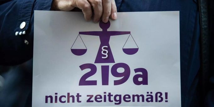 Der Paragraf 219a sorgt für rote Köpfe in Berlin. «219a nicht zeitgemäss!»