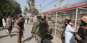 Pakistanische Truppen erreichen das chinesische Konsulat in der südpakistanischen Hafenstadt Karachi.
