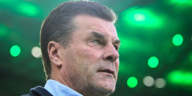 Dieter Hecking schaut nach vorne.