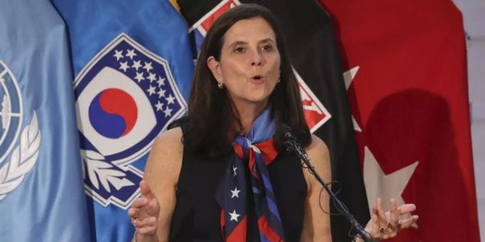 Lisa Baird ist als Chefin der US-Frauenfussball-Profiliga NWSL zurückgetreten. Missbrauch