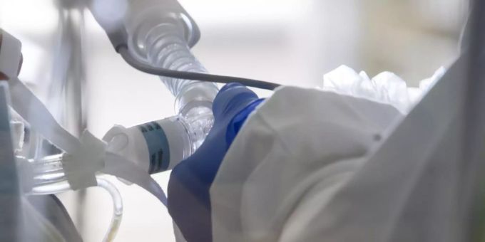 36,5 Prozent der Patienten auf den Intensivstationen der Schweizer Spitäler sind Corona-Patienten. (Archivbild) 36,5 Prozent der Patienten auf den Intensivstationen der Schweizer Spitäler sind Corona-Patienten. (Archivbild)