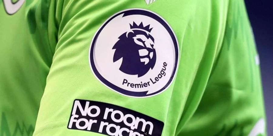 Die 20 Fussballclubs der Premier League berieten sich auf einem Krisentreffen über den Spielplan. Foto: Cath Ivill/Pool Getty/AP/dpa