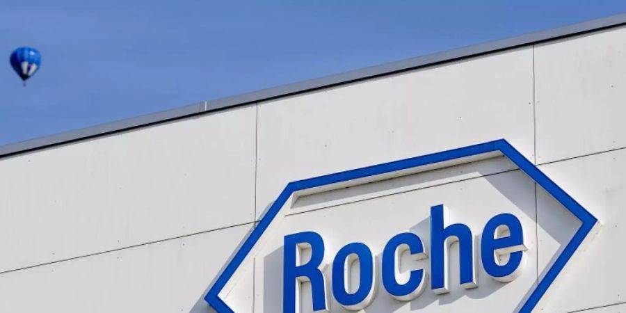 Das Pharmaunternehmen Roche hat für sein Covid-19-Medikament Roactemra die EU-Zulassung erhalten. Foto: Urs Flueeler/KEYSTONE/dpa