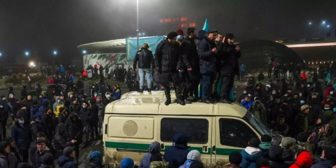 In Kasachstan - Polizei tötet Dutzende Demonstranten