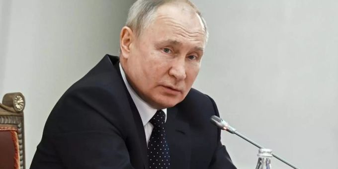 Der russische Präsident Wladimir Putin hat das viel kritisierte Gesetz unterzeichnet. Foto: Yevgeny Biyatov/Pool Sputnik Kremlin/AP/dpa Der russische Präsident Wladimir Putin hat das viel kritisierte Gesetz unterzeichnet. Foto: Yevgeny Biyatov/Pool Sputnik Kremlin/AP/dpa