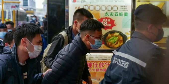 Festnahme von «Stand News»-Chefredakteur Patrick Lam am Mittwoch. hongkong