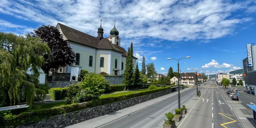 Die Kirche in Ebikon.