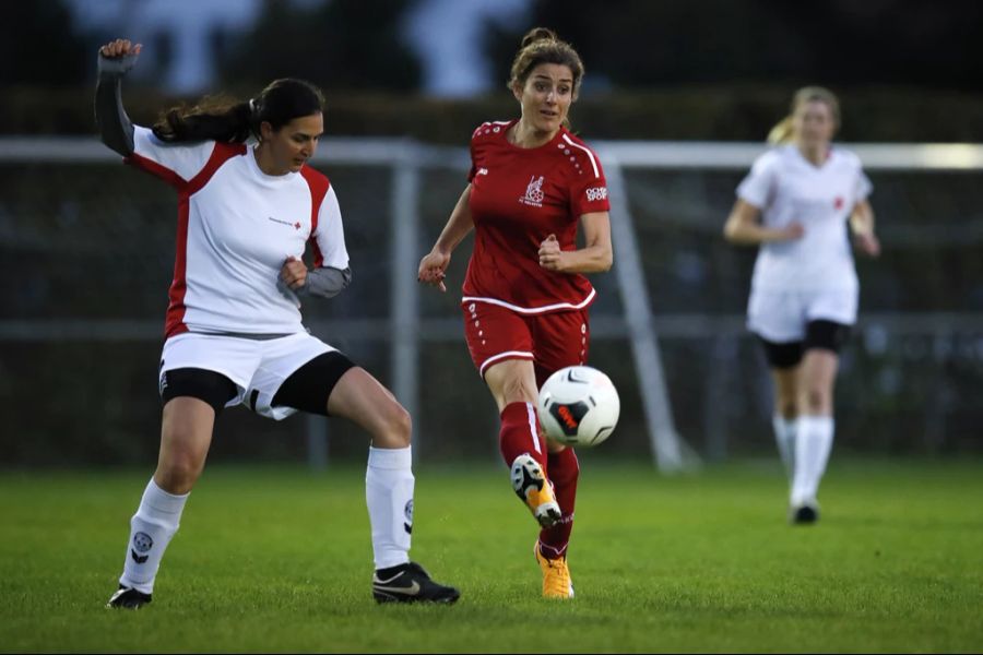 Die «Women's EURO 2025» biete eine «einmalige Chance, die dringend benötigte Strukturentwicklung im Frauenfussball zu fördern», erklärt Wasserfallen. (Archivbild)