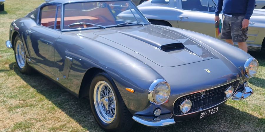 Ferrari 250 GT Berlinetta, grau, blau