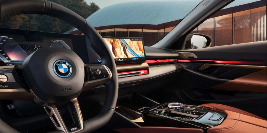 Vorne wie hinten: Alle Mitfahrer der neuen BMWs geniessen puren Luxus.