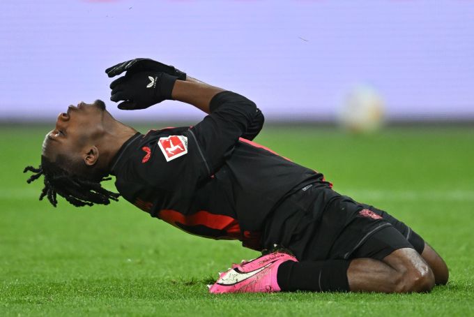 Jeremie Frimpong und Bayer 04 Leverkusen kamen gegen Borussia Mönchengladbach nicht über ein 0:0 hinaus. Marius Becker/dpa Bayer 04 Leverkusen Frimpong