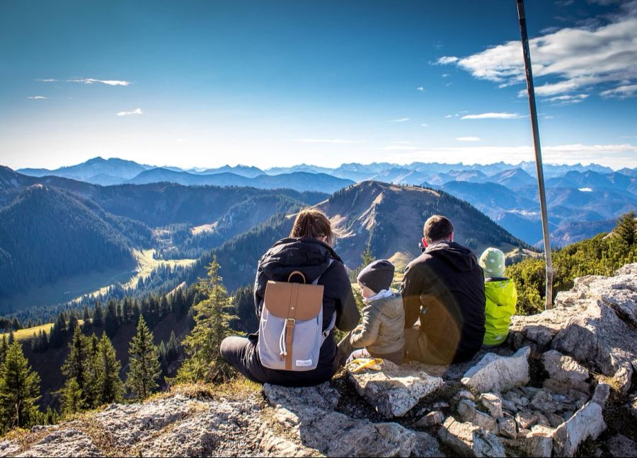 Laut Schär würden sich manche Menschen vornehmen, mehr Zeit mit Familie und Freunden zu verbringen. (Symbolbild)