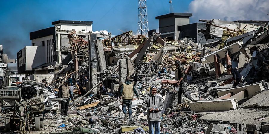 ARCHIV - Zerstörungen in der Stadt Gaza infolge des Krieges. Foto: Omar Ishaq/dpa