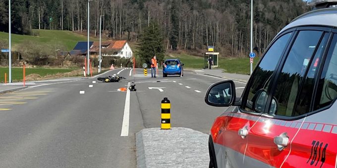 Hittnau: Motorradlenker bei Unfall schwer verletzt . Hittnau: Unfall