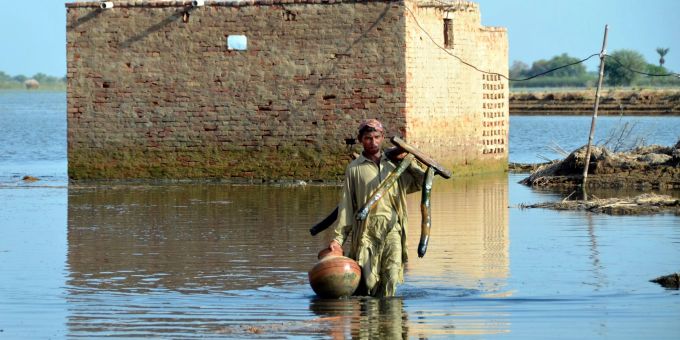 Viele Menschen in Pakistan haben durch die Überschwemmungen alles verloren. Viele Menschen in Pakistan haben durch die Überschwemmungen alles verloren.