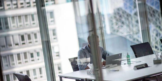 Sie müssen häufig länger arbeiten, als es Ihre Arbeitszeit vorsieht? Dann müssen die Überstunden in der Regel auch vergütet werden. Sie müssen häufig länger arbeiten, als es Ihre Arbeitszeit vorsieht? Dann müssen die Überstunden in der Regel auch vergütet werden.