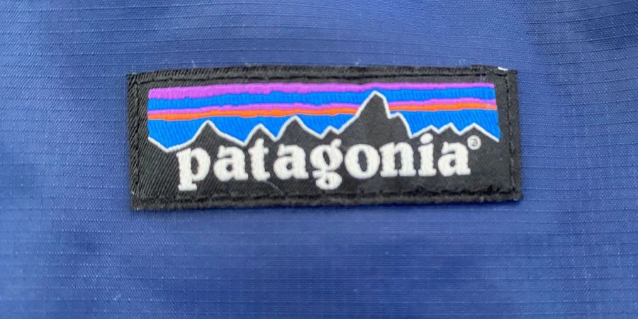 Das Logo der Firma Patagonia - alle Gewinne, die nicht wieder ins Unternehmen investiert werden, sollen künftig dem Kampf gegen den Klimawandel zugute kommen.