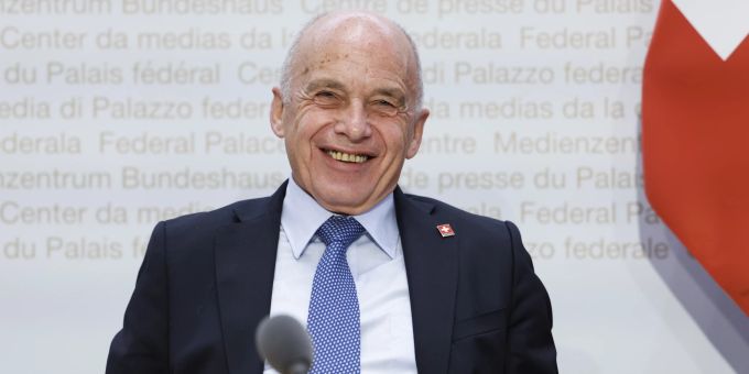 Bundesrat Ueli Maurer spricht während einer Medienkonferenz über seinen Rücktritt aus dem Bundesrat, am Freitag, 30. September 2022 in Bern. (KEYSTONE/Peter Klaunzer) ueli maurer