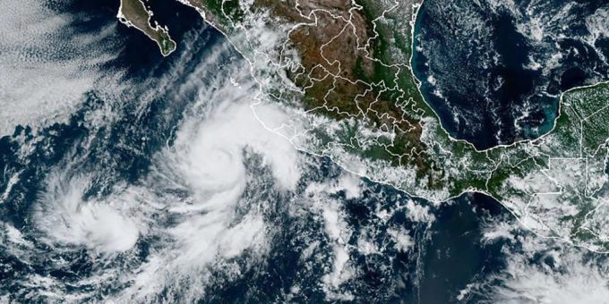 HANDOUT - Dieses am 01.10.2022 um 20:20 UTC aufgenommene und von der NOAA zur Verfügung gestellte Satellitenbild zeigt den Tropensturm «Orlene». Der Tropensturm «Orlene» hat Hurrikanstärke erreicht und zieht auf die mexikanische Pazifikküste zu. Foto: -/NOAA/AP/dpa - ACHTUNG: Nur zur redaktionellen Verwendung und nur mit vollständiger Nennung des vorstehenden Credits HANDOUT - Dieses am 01.10.2022 um 20:20 UTC aufgenommene und von der NOAA zur Verfügung gestellte Satellitenbild zeigt den Tropensturm «Orlene». Der Tropensturm «Orlene» hat Hurrikanstärke erreicht und zieht auf die mexikanische Pazifikküste zu. Foto: -/NOAA/AP/dpa - ACHTUNG: Nur zur redaktionellen Verwendung und nur mit vollständiger Nennung des vorstehenden Credits