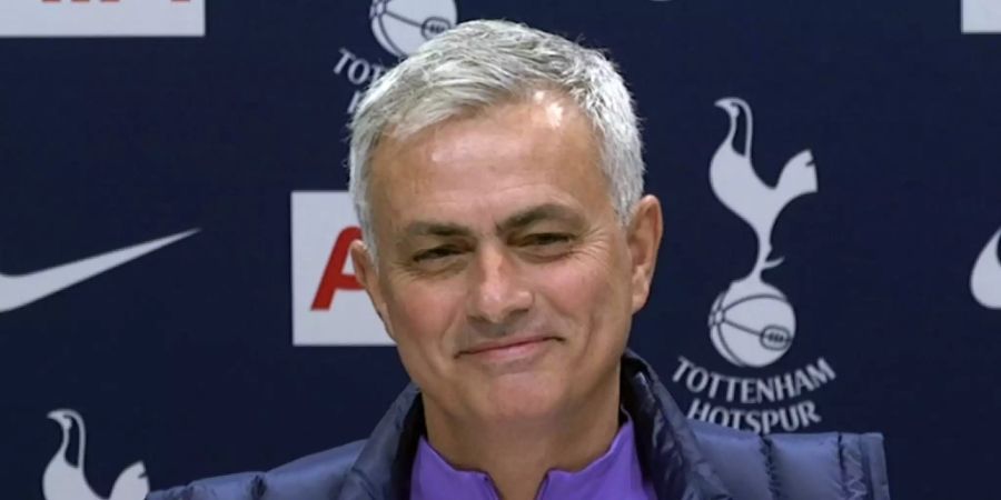 Ungewohnt selbstkritisch: José Mourinho lanciert an seiner ersten Pressekonferenz als Tottenham-Trainer eine Charme-Offensive