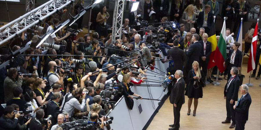 Deal für Brexit im Kasten: EU-Kommissionspräsident Jean-Claude Juncker spricht zu den Medien.