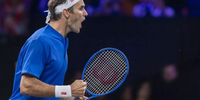 Roger Federer feiert seinen Sieg über Nick Kyrgios am Laver Cup. Roger Federer